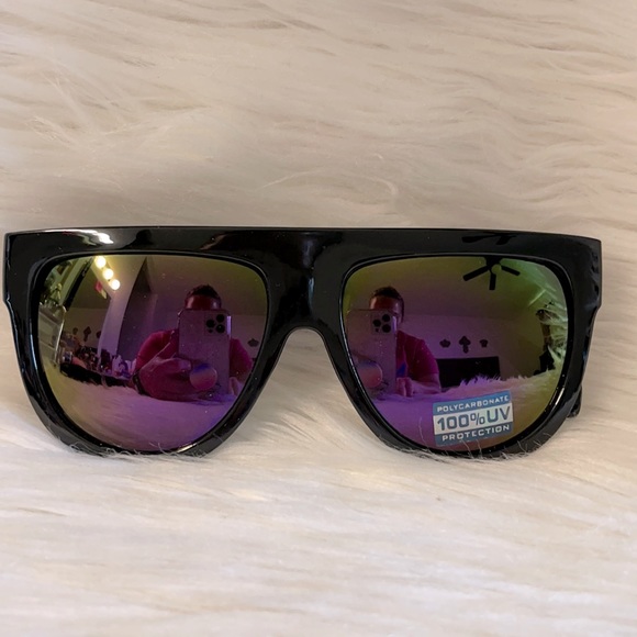 Accessories - New Ladies Flattop Sunglasses